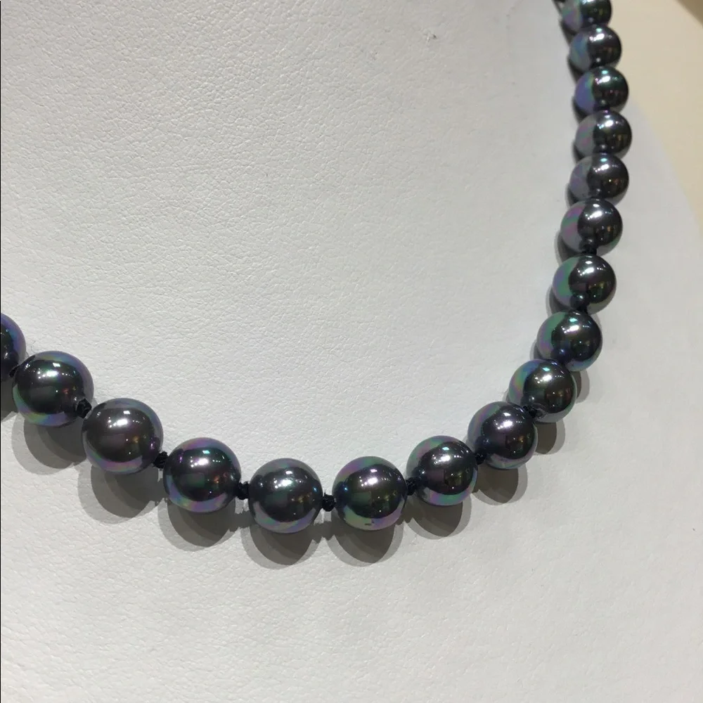 BRAND NEW 18” Manufactured Ocean Pearl Necklace - Picture 2 of 3